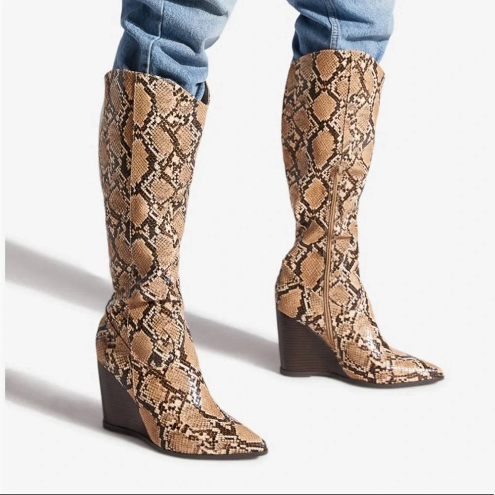 NWT Shoe Dazzle Snakeskin Faux Leather Wedge Boots - Picture 10 of 12